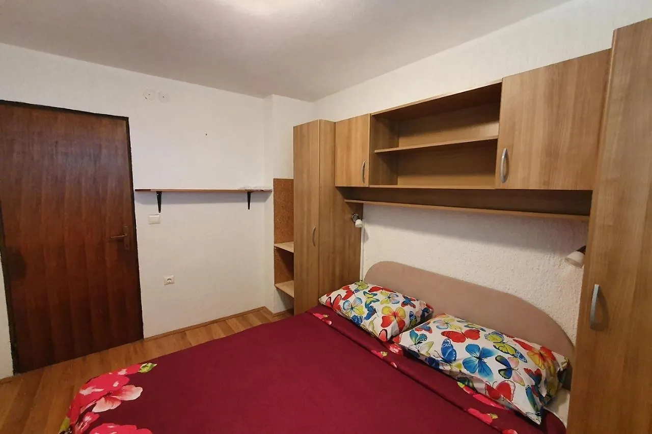 Apartment Mirella For 6 Persons Located In Central Istria Gradinje
