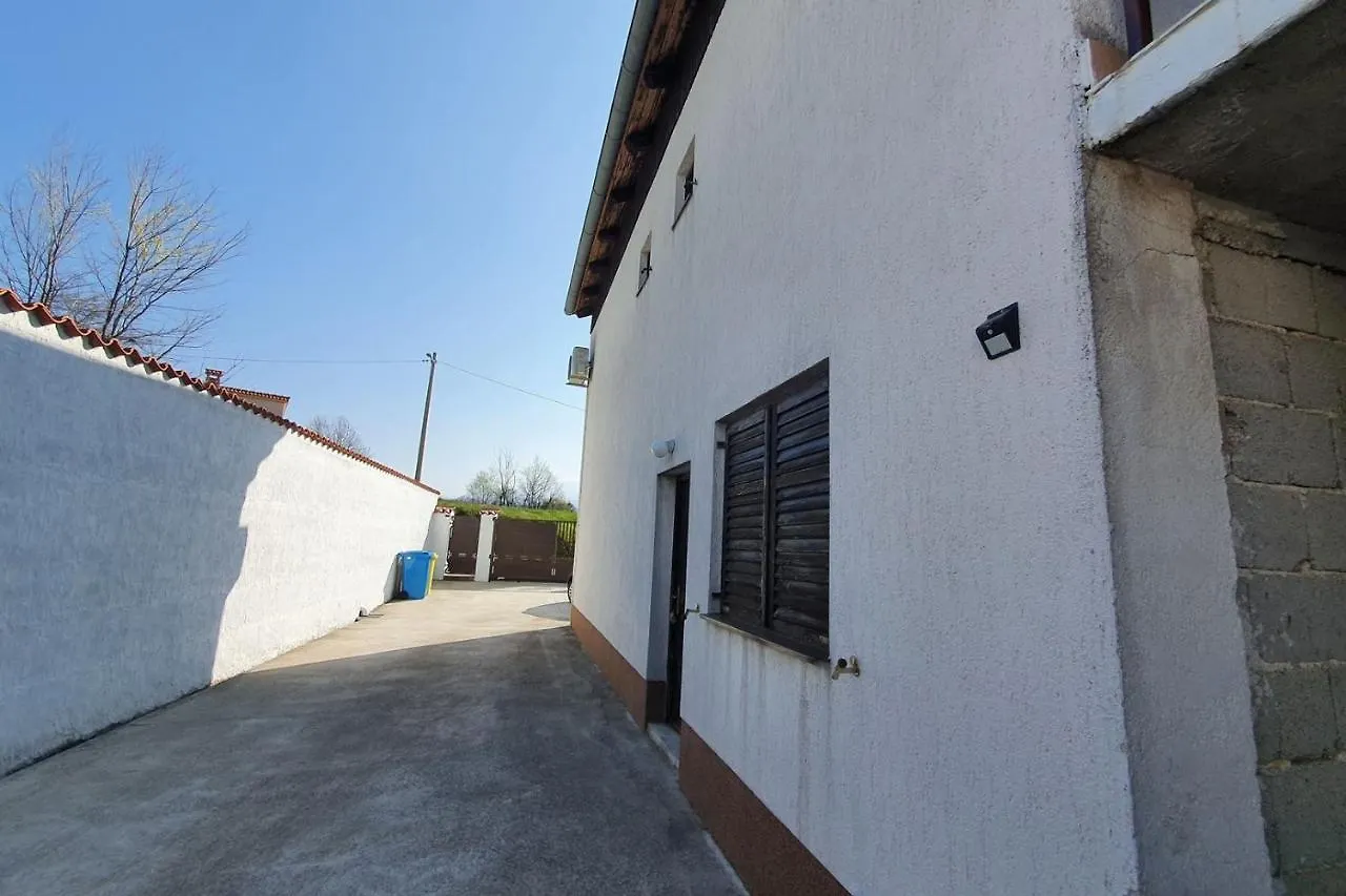 Apartment Mirella For 6 Persons Located In Central Istria Gradinje Croatia