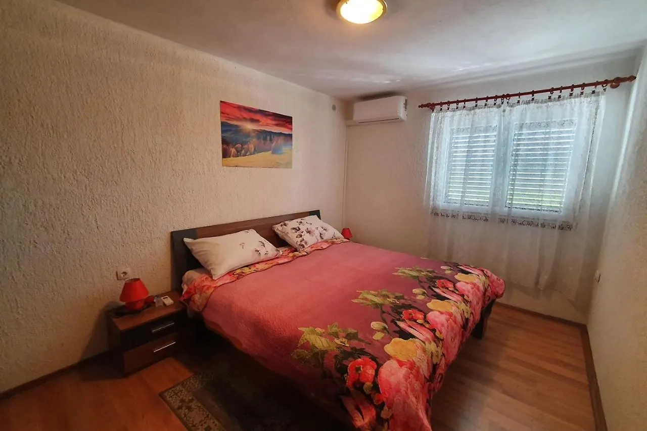 Apartment Mirella For 6 Persons Located In Central Istria Gradinje Hırvatistan