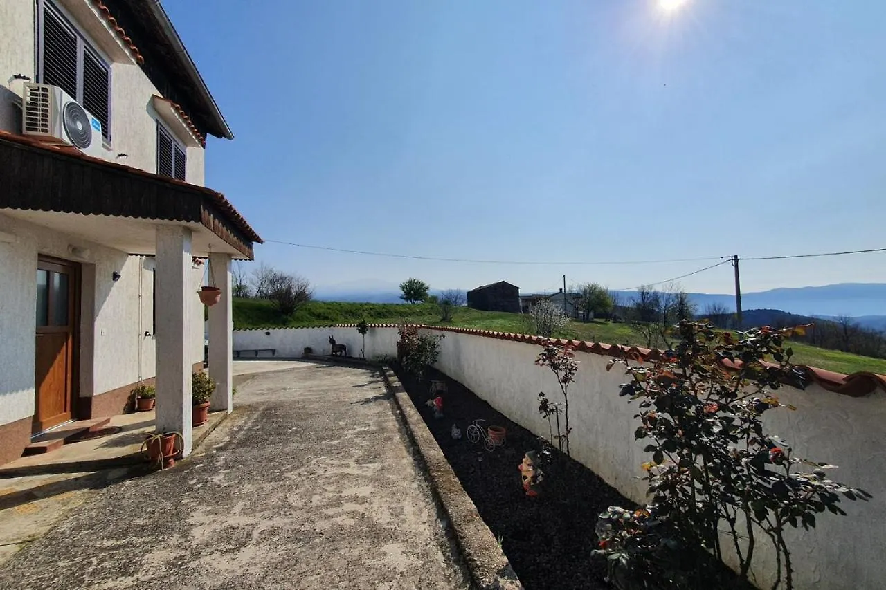 Apartment Mirella For 6 Persons Located In Central Istria Gradinje 0*,  Hırvatistan